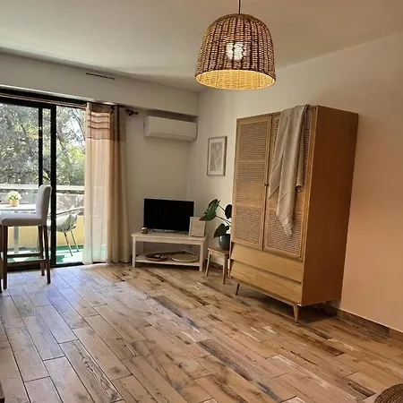 Charme Et A Pied Apartment