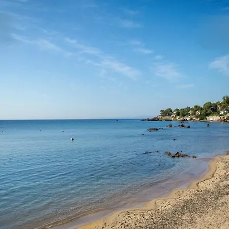 Charme Et A Pied * Saint-Raphael (Var)